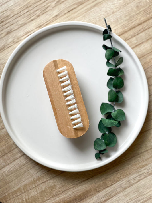 WOODEN NAIL BRUSH
