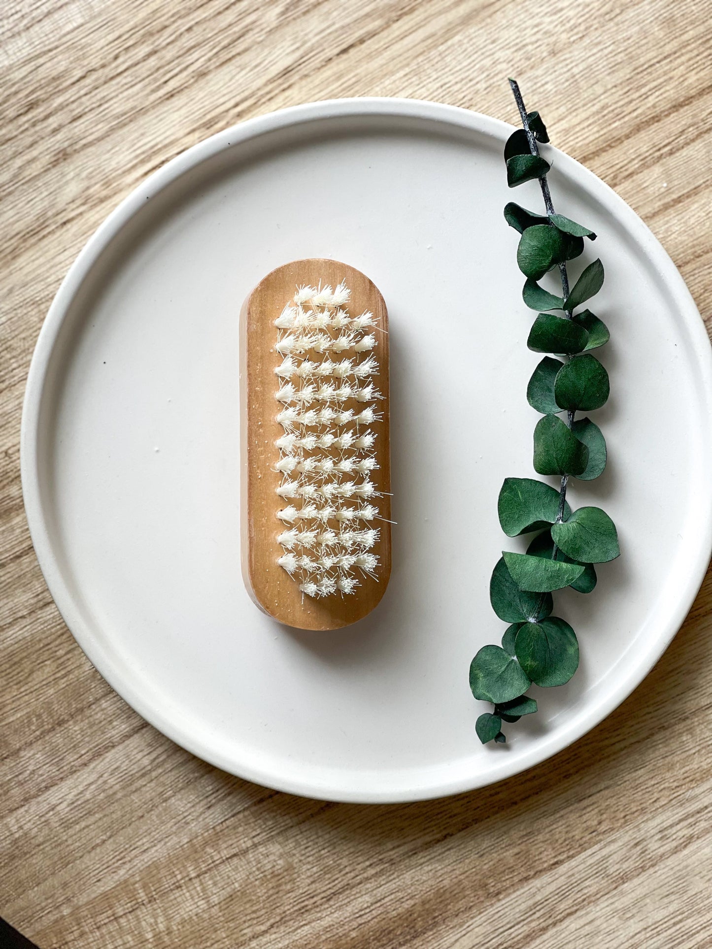 WOODEN NAIL BRUSH